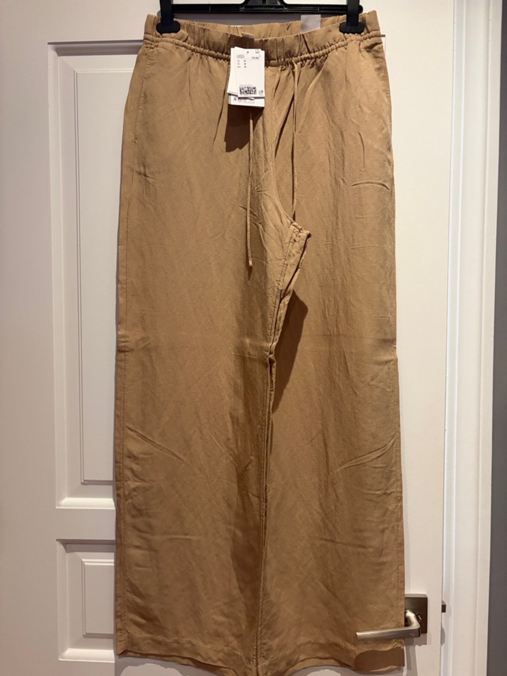 Woman’s Relaxed Drawstring Pants in Tan